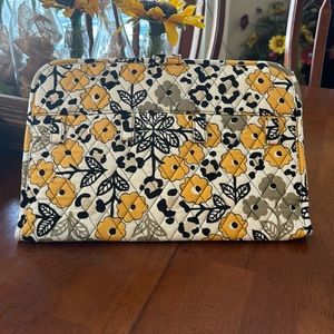 Vera Bradley Go Wild Keep It Up Organizer (jewelry)